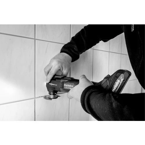 Découpeur-ponceur 18V Metabo MT 18 LTX BL QSL (sans Batterie Ni Chargeur) + Coffret MetaBox - 613088840 4 Découpeur-ponceur 18V Metabo MT 18 LTX BL QSL (sans Batterie Ni Chargeur) + Coffret MetaBox - 613088840 – Image 2