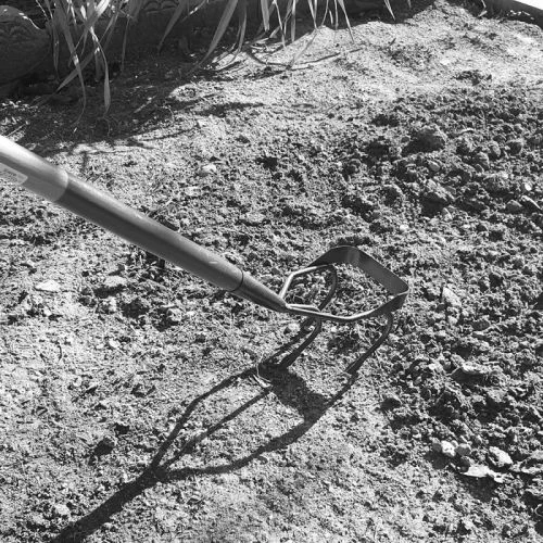 Cultivateur Forgé Avec Grattoir Avec 3 Socs Fixes De 11 Cm En Acier Forgé Mermier Emmanchée Bois Verni - 304113 4 Cultivateur Forgé Avec Grattoir Avec 3 Socs Fixes De 11 Cm En Acier Forgé Mermier Emmanchée Bois Verni - 304113 – Image 2